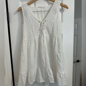 White Sleeveless Lace Dress